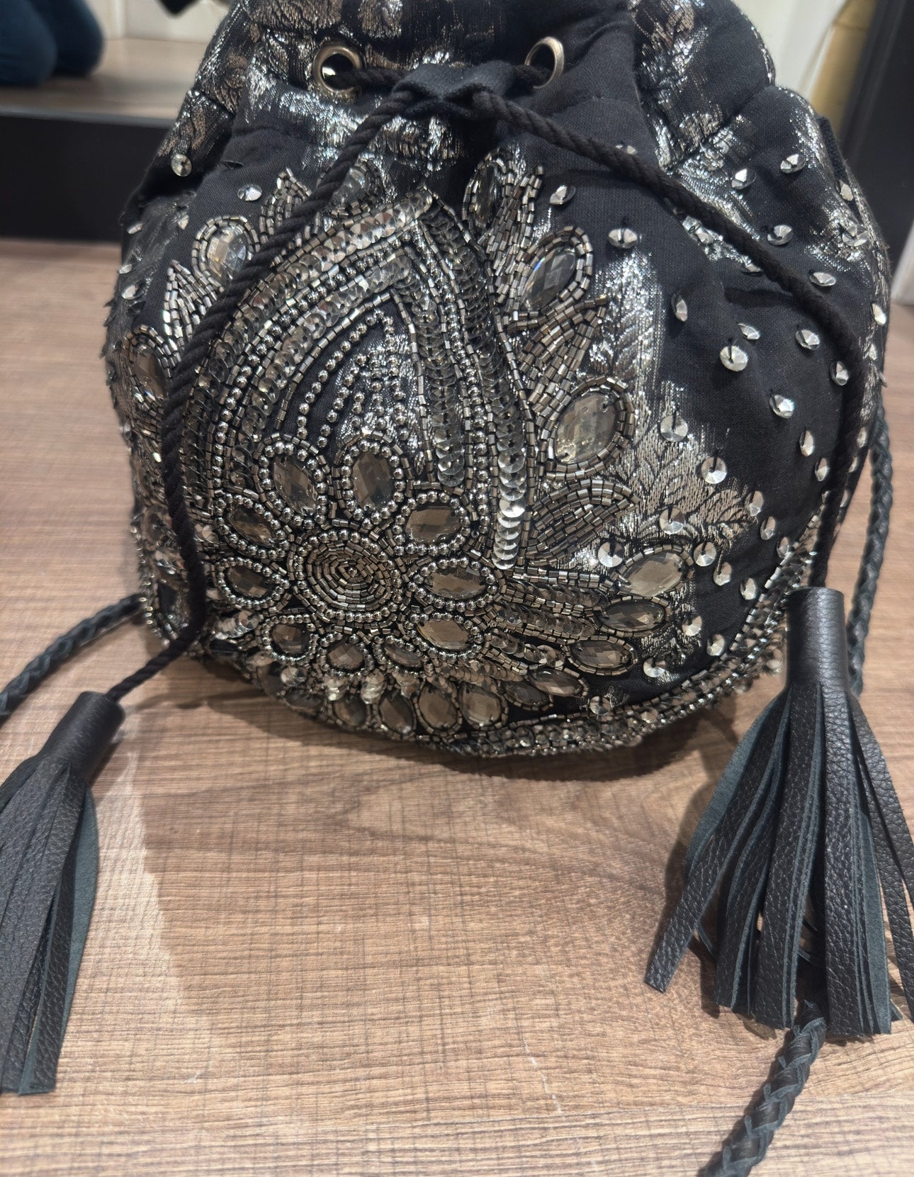 Bolso Pouch negro plateado