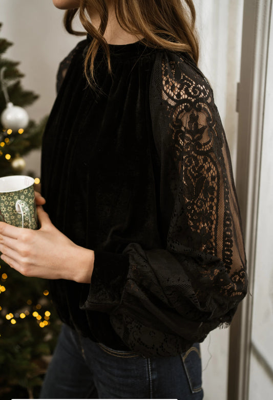 Camisa terciopelo con bordado en manga negra